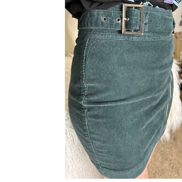 NWT Urban Outfitters Corduroy Mini Skirt – Size Small – Green - Picture 5 of 12